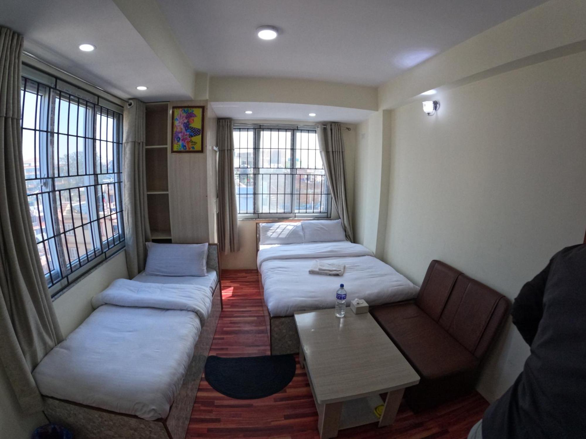 Hotel Global Village カトマンズ エクステリア 写真